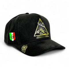VAGO Style TRIANGULO DORADO Gorra Unica Artesanal Negra de Gamuza Ajustable con Visera Curva-Unitall