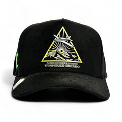 VAGO Style TRIANGULO DORADO Gorra Unica Artesanal Negra de Gamuza Ajustable con Visera Curva-Unitall