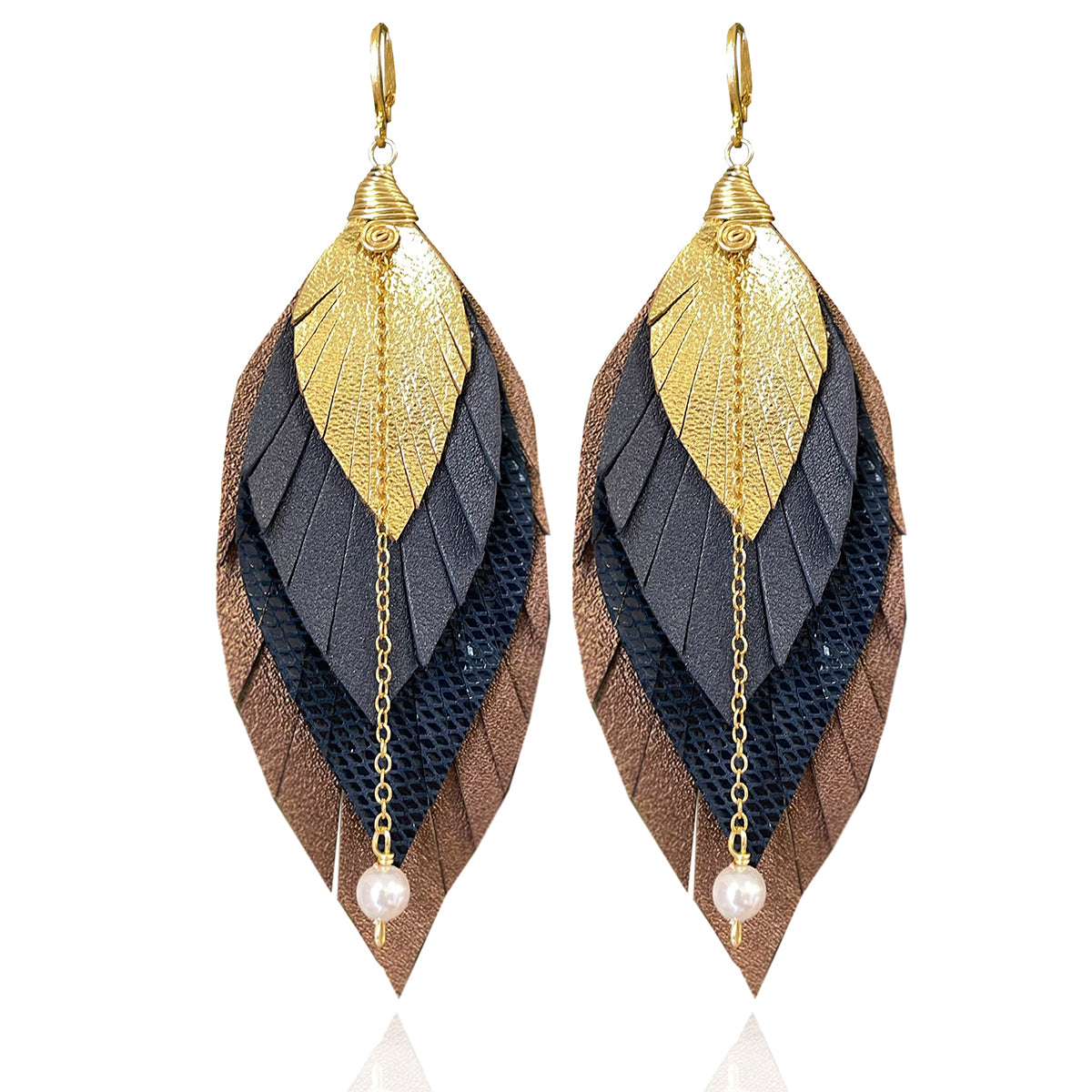 Aretes pluma de cuero mediano mocha Vangania baño oro-11