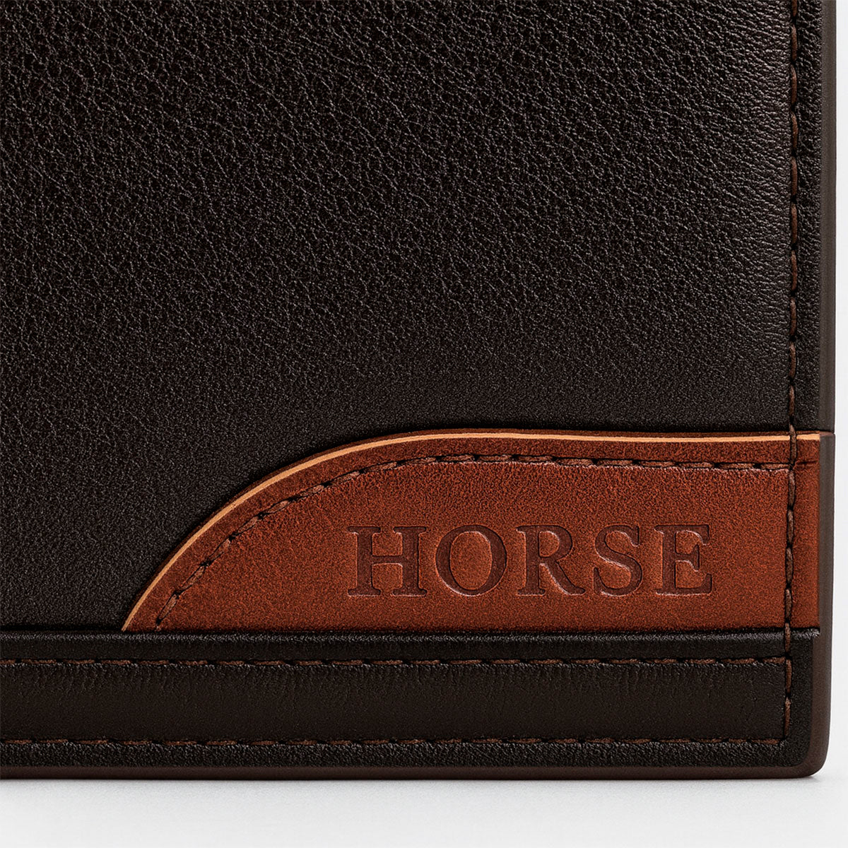 Cartera Curve Café de vinipiel vertical para hombre Horse Basic