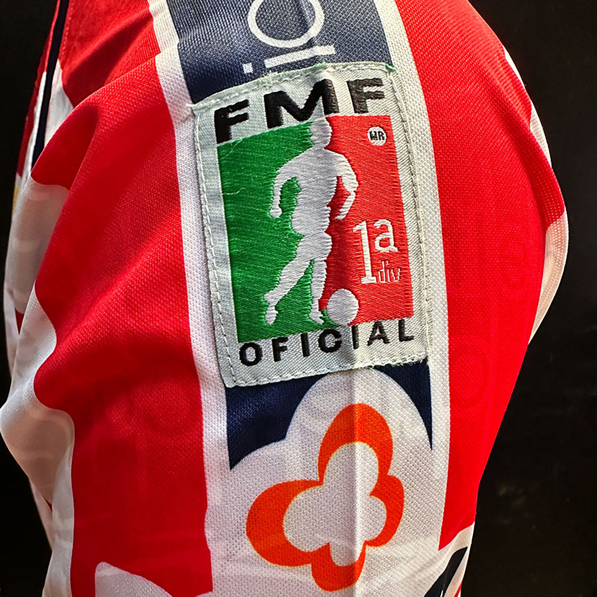 JERSEY ATLETICA RETRO CHIVAS MANGA CORTA ROJO BLANCO TALLA M