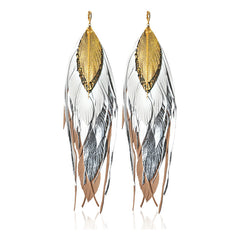 Aretes Colgantes Vangania Pluma Beige Artesanales Con Arracada 21cm