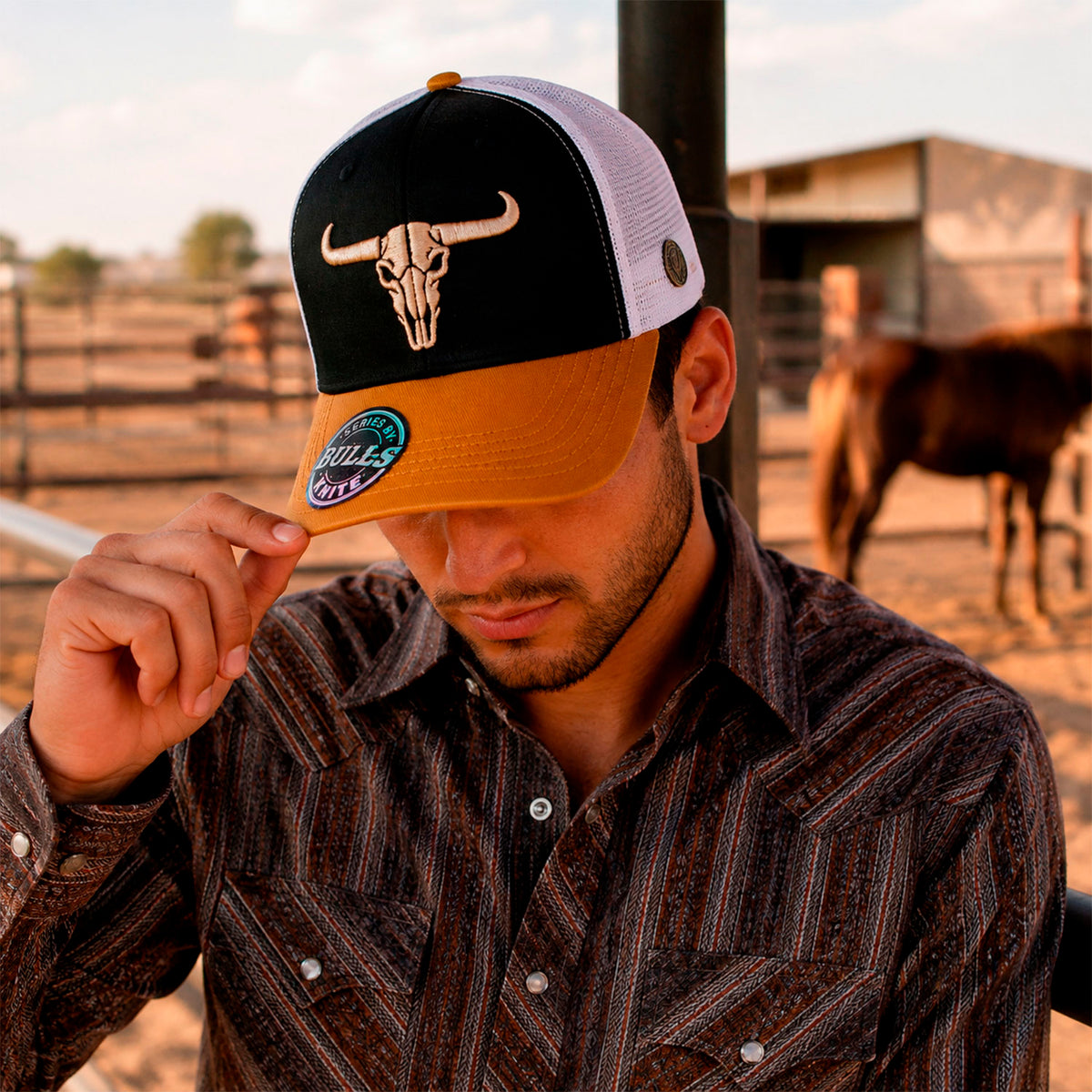 Gorra hombre Bulls Original Trucker Vaquero Land 1974 Arena