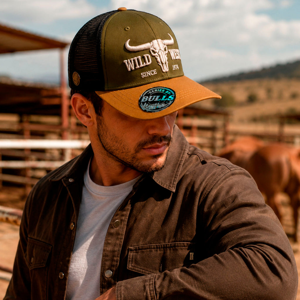 Gorra Hombre Bulls Trucker Vaquero Sacred Land 1974 Verde