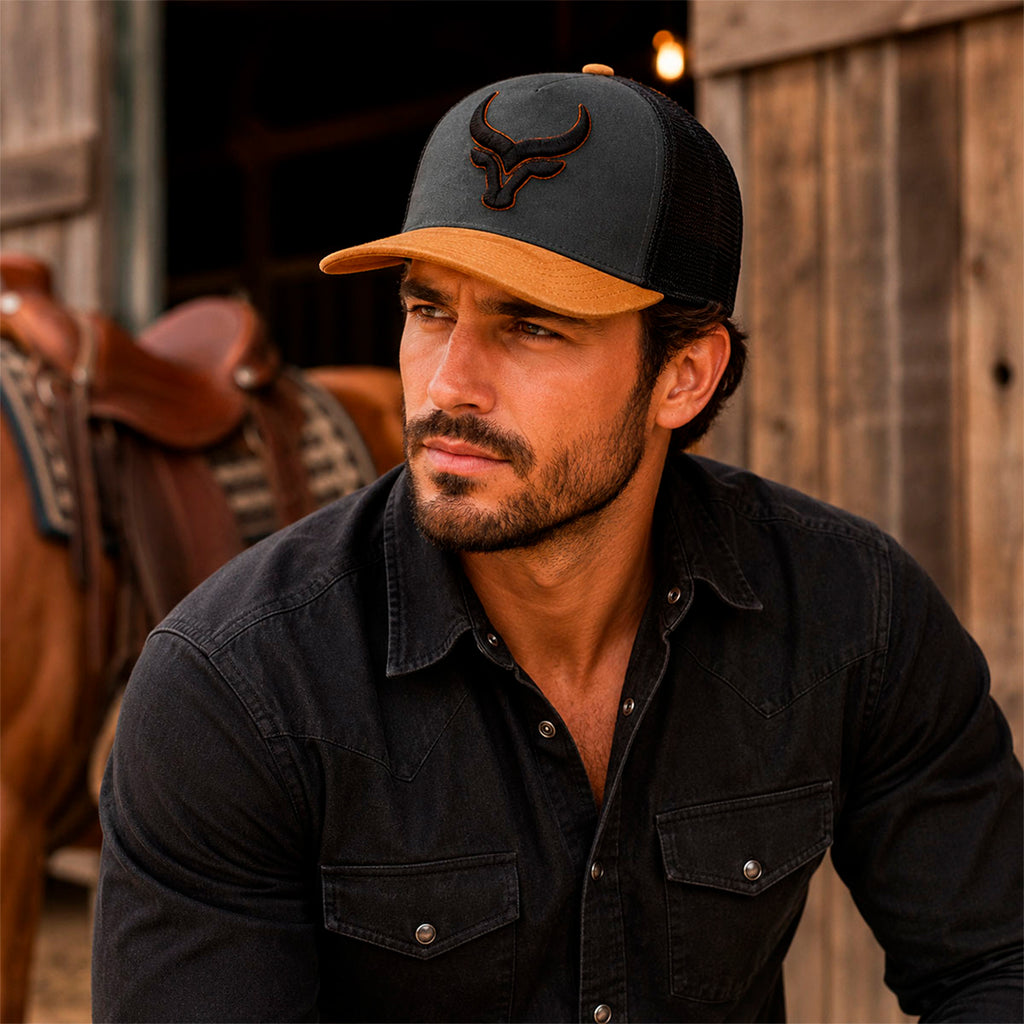 Gorra Trucker Caballero Bull Horns Bordada Livestock gris