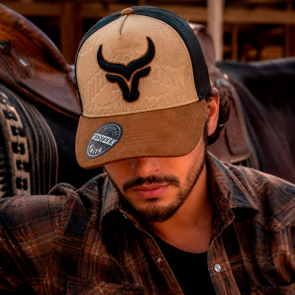 Gorra Rodeo Legend Knite Bull Hombre Trucker Vaquera Malla