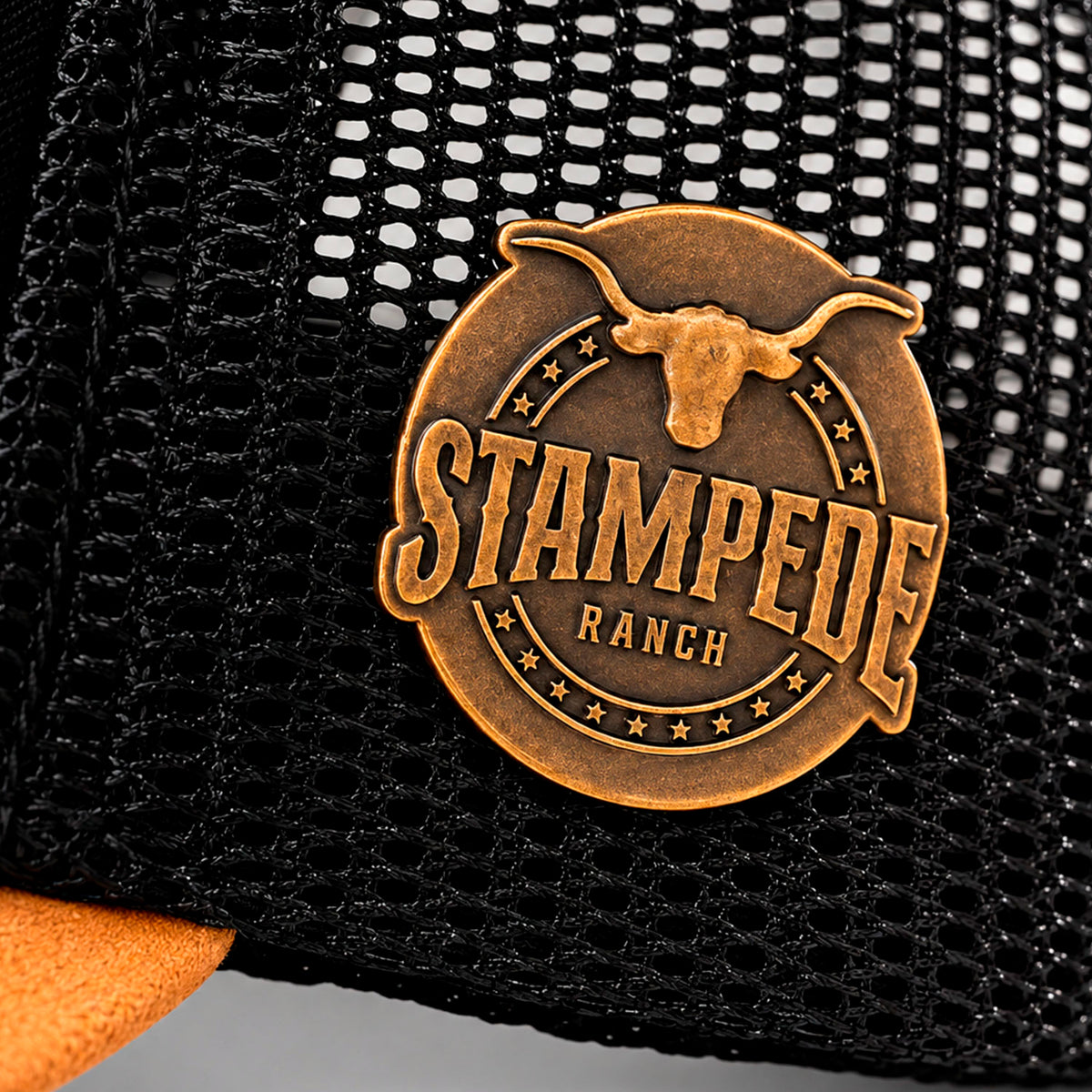 Gorra Trucker Livestock Golden Trail Two Mostaza Ajustable