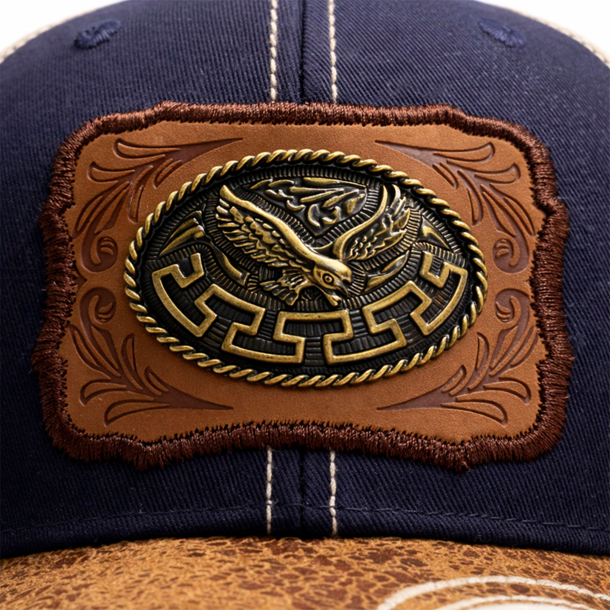 Gorra Trucker Águila Vaquera con Herraje Metálico