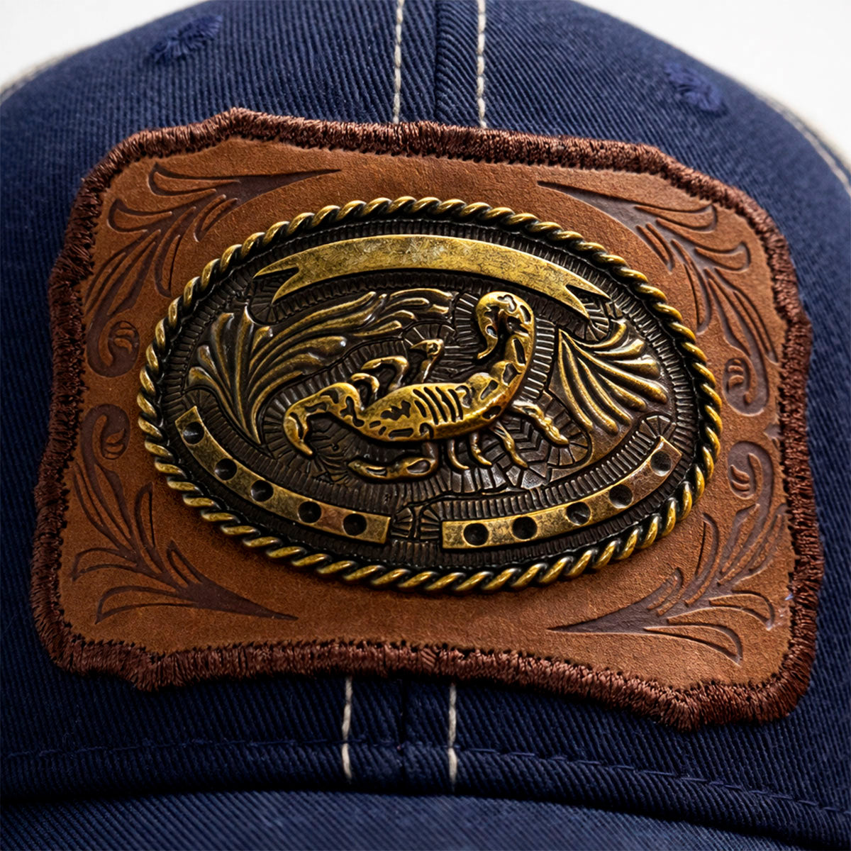 Gorra Trucker Alacrán Vaquera con Herraje Metálico