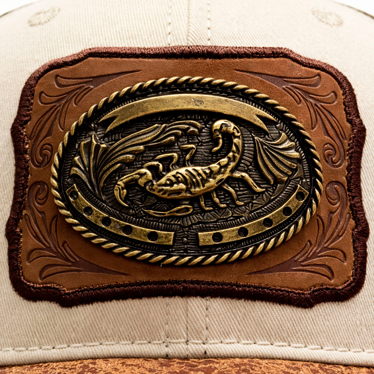 Gorra Trucker Vaquera Alacrán Herraje Metálico Rancho