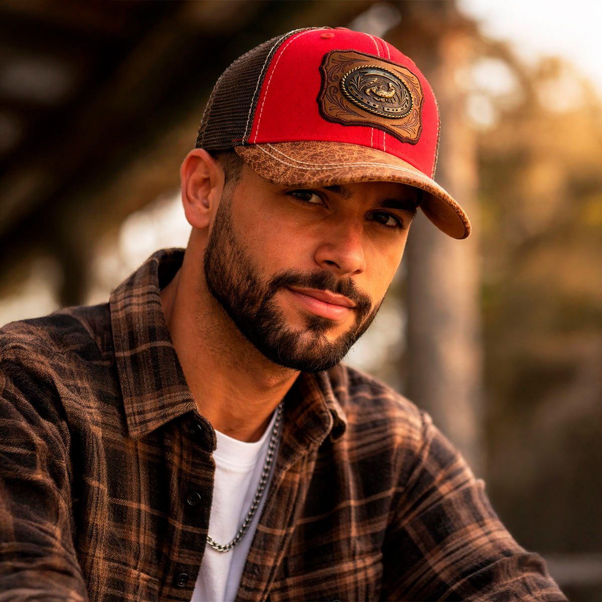 Gorra Trucker Vaquera Alacrán Herraje Metálico Rancho