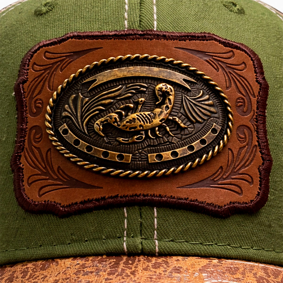 Gorra Trucker Vaquera Alacrán Herraje Metálico Rancho