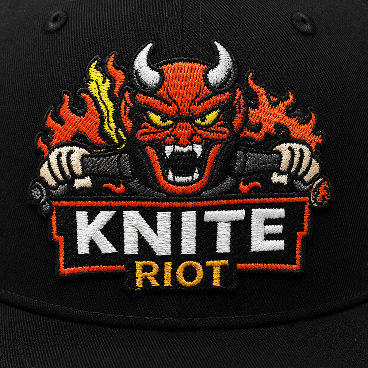 Gorra Bordada Negra Para Hombre KNITE Inferno Riot Skate