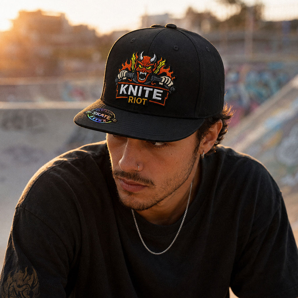Gorra Bordada Negra Para Hombre KNITE Inferno Riot Skate