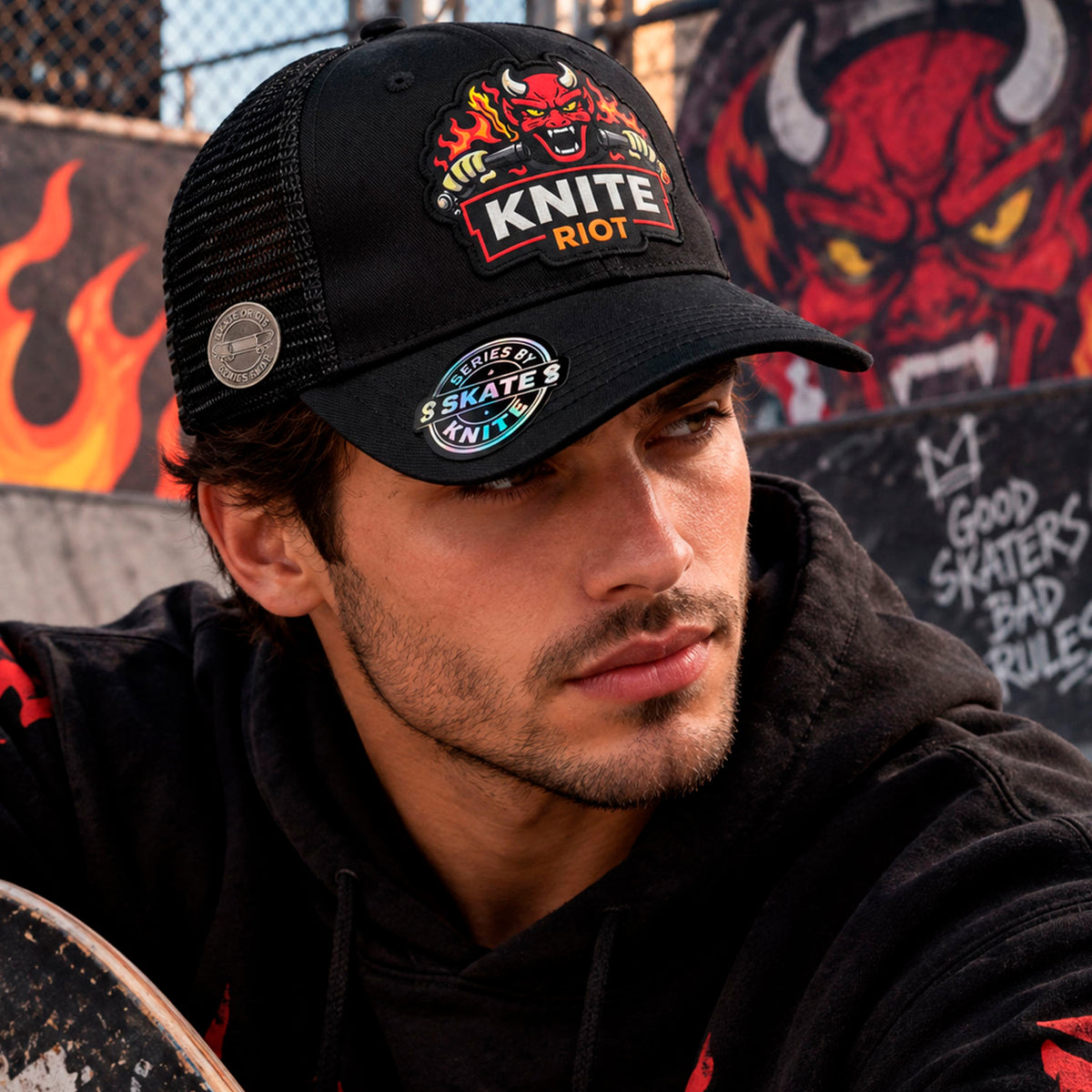 Gorra Knite Skate Snapback Hombre Inferno Riot Negra Impreso
