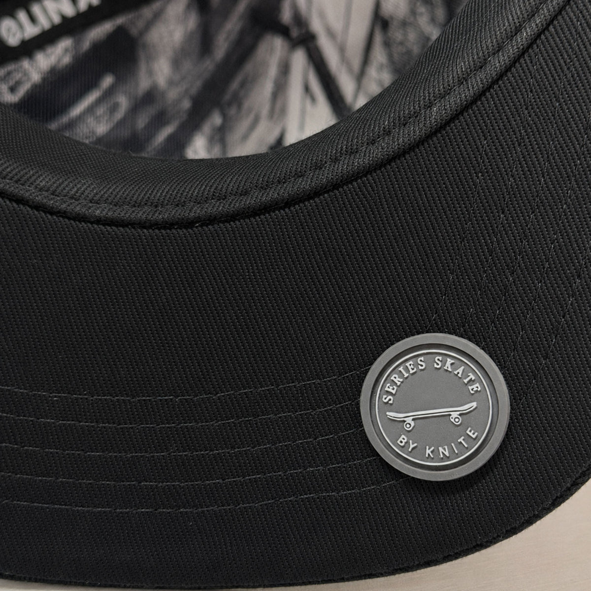 Gorra Bordada Negra Hombre Snapback Knite Skull Riot Skate