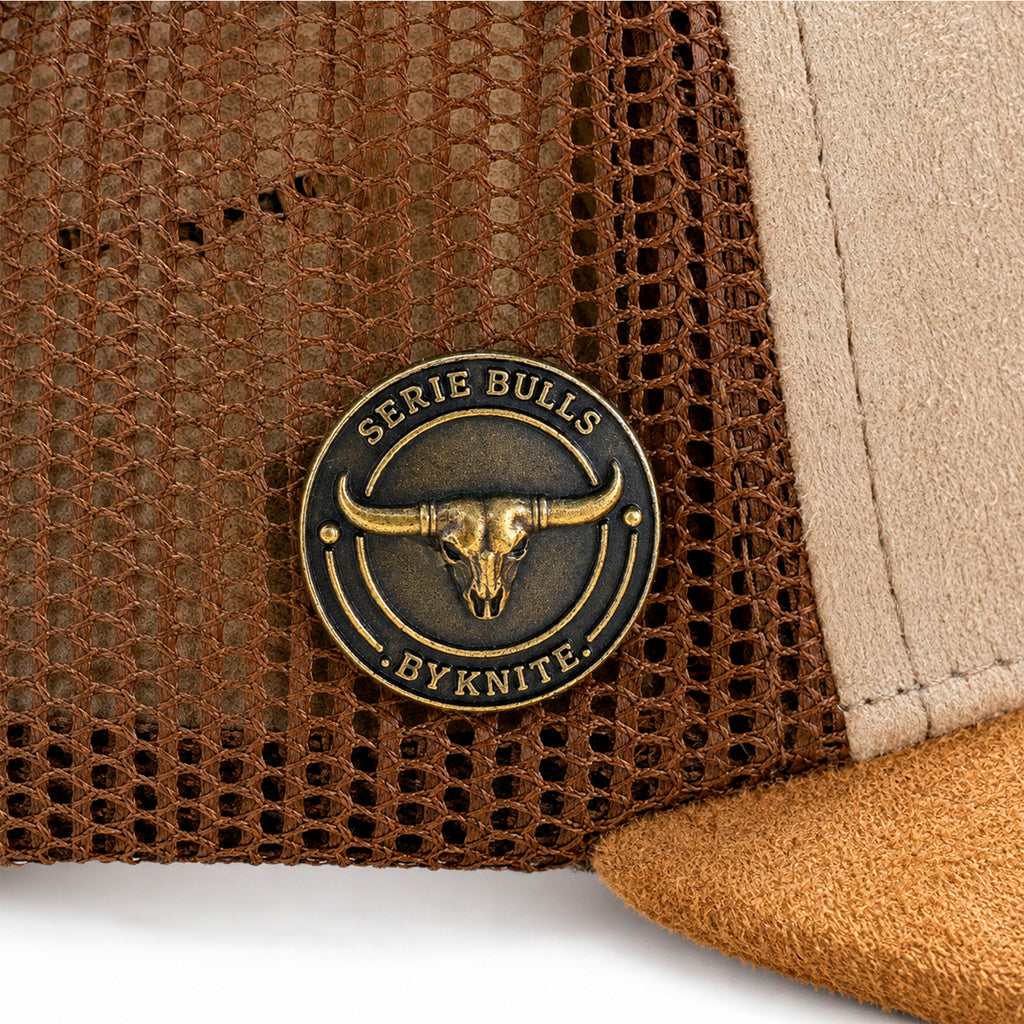 Gorra Knite Hombre Bulls Trucker Wild and West gamuza