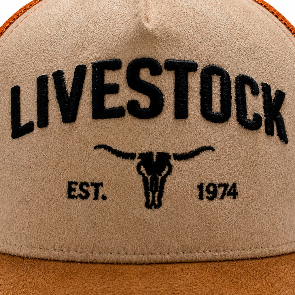 Gorra Knite Trucker Bulls Steel Ranch Cráneo beige gamuza