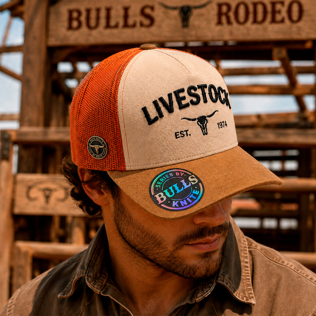 Gorra Knite Trucker Bulls Steel Ranch Cráneo beige gamuza