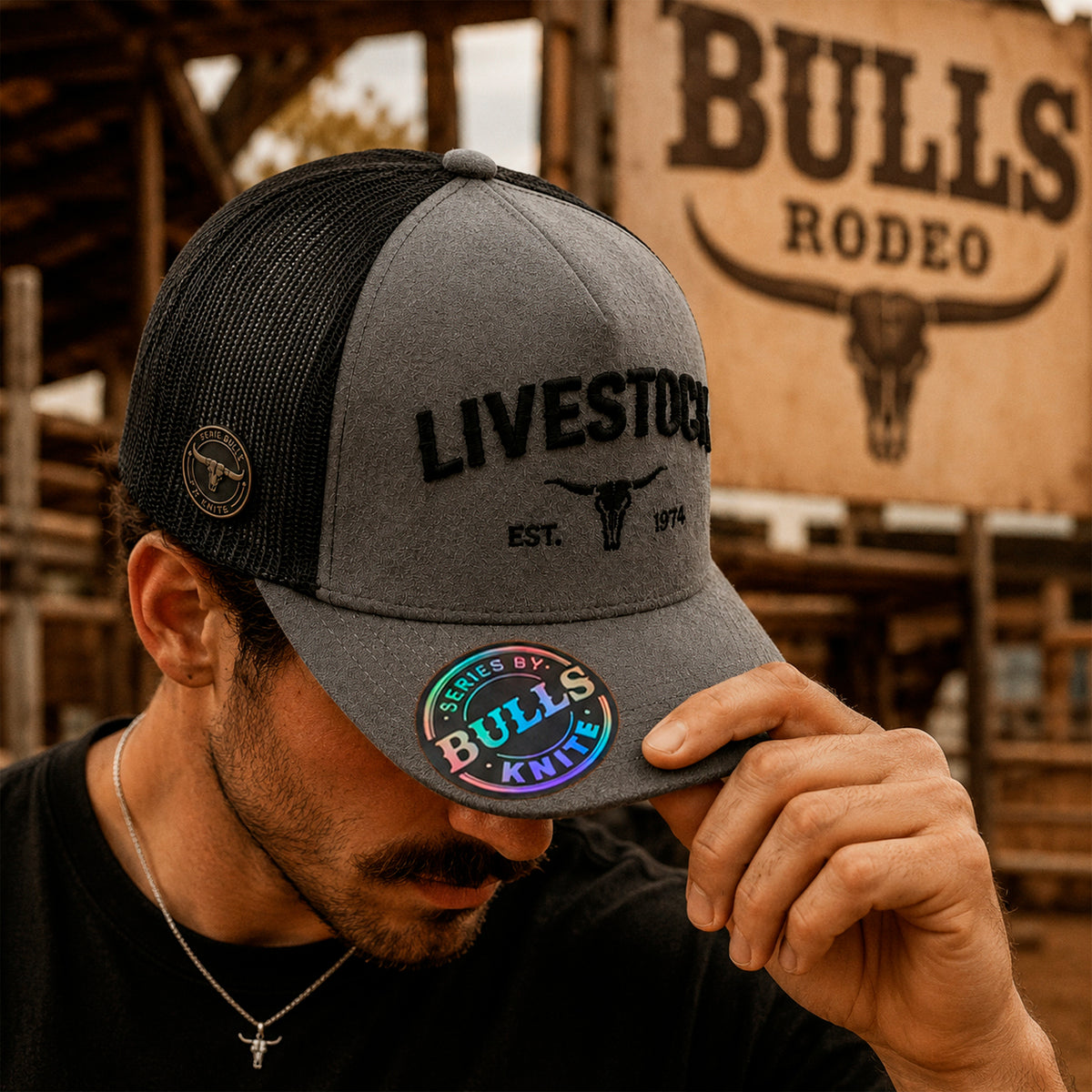 Gorra Trucker Knite Bulls Steel Ranch Cráneo Gris gamuza