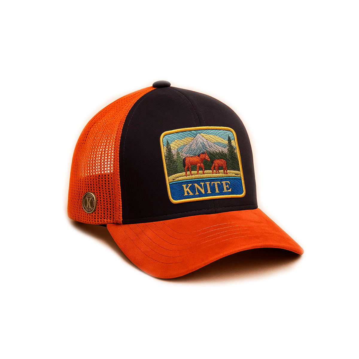 Gorra Trucker Horse Knite con Parche Bordado