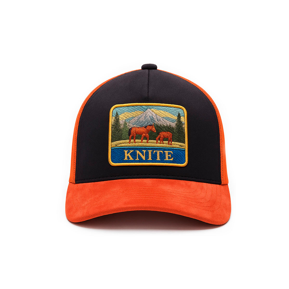 Gorra Trucker Horse Knite con Parche Bordado