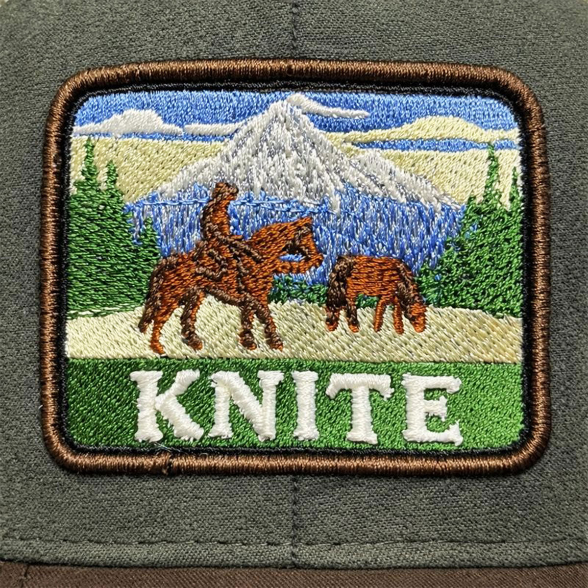 Gorra Knite Mountain Basic Trucker Estilo Montaña Outdoor