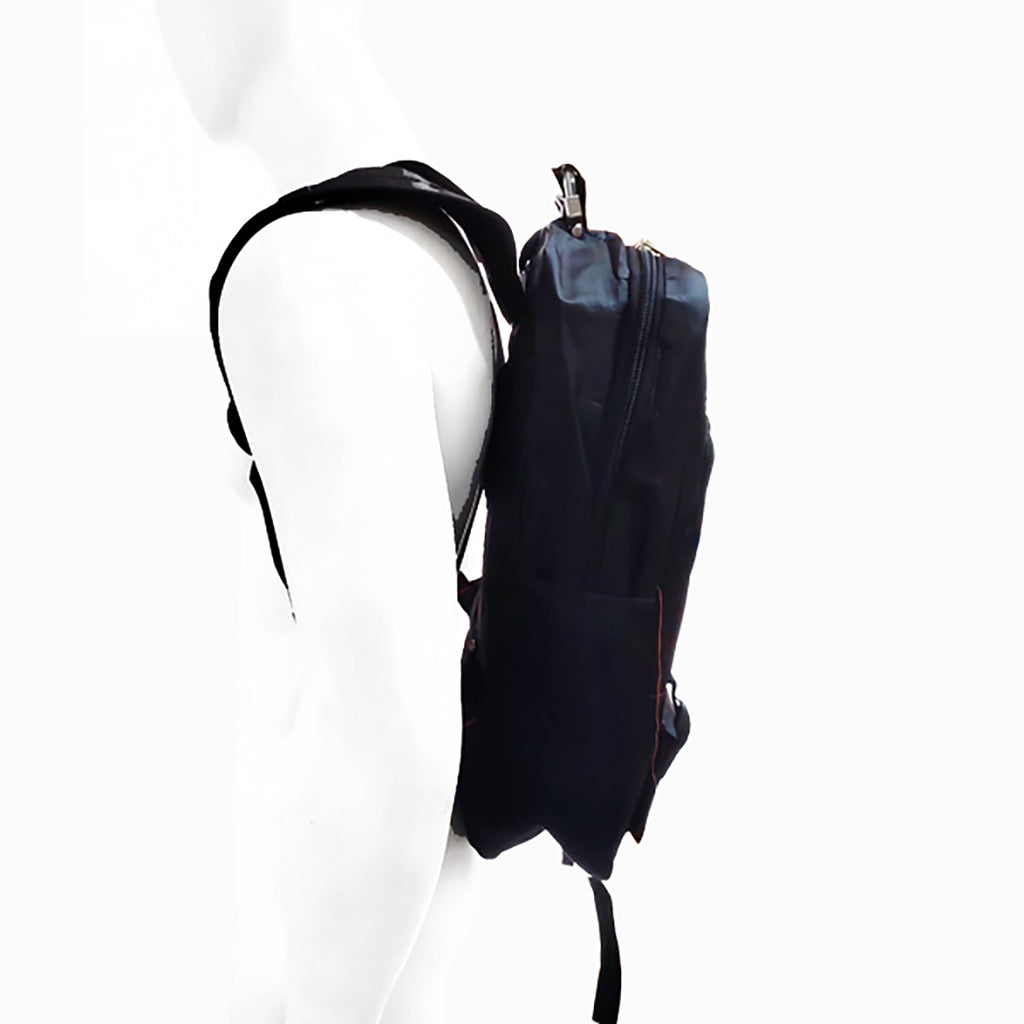 Mochila Escolar Para Laptop 15.6  Carga Usb Aux. 3.5 - Negro N/A