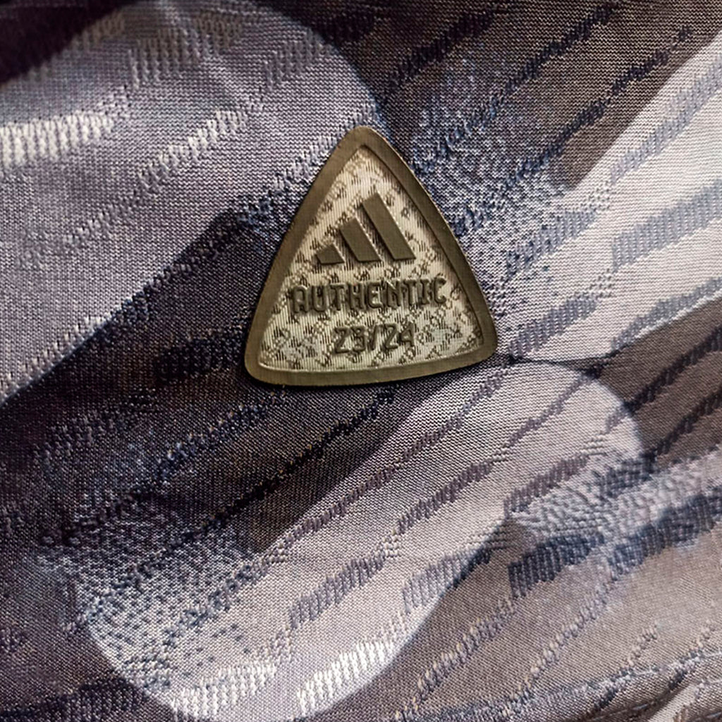 JERSEY ADIDAS REAL MADRID VISITANTE 23/24 MANGA CORTA AZUL TALLA XL