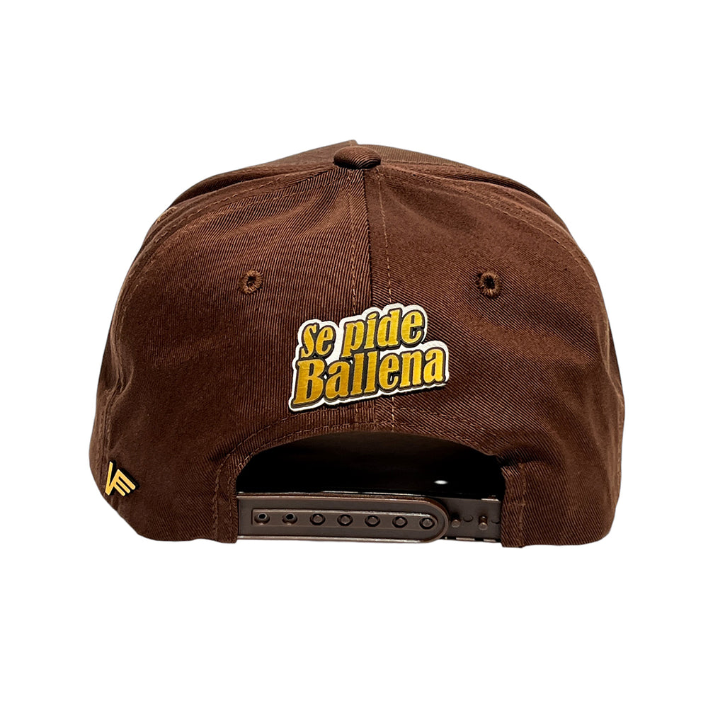 VAGO Style BALLENITA Gorra Unica Artesanal Café Ajustable con Visera Curva con Amarillo Bajo Visera-