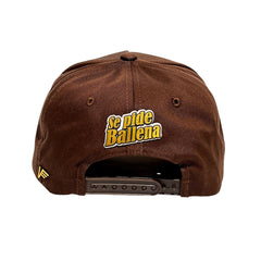 VAGO Style BALLENITA Gorra Unica Artesanal Café Ajustable con Visera Curva con Amarillo Bajo Visera-