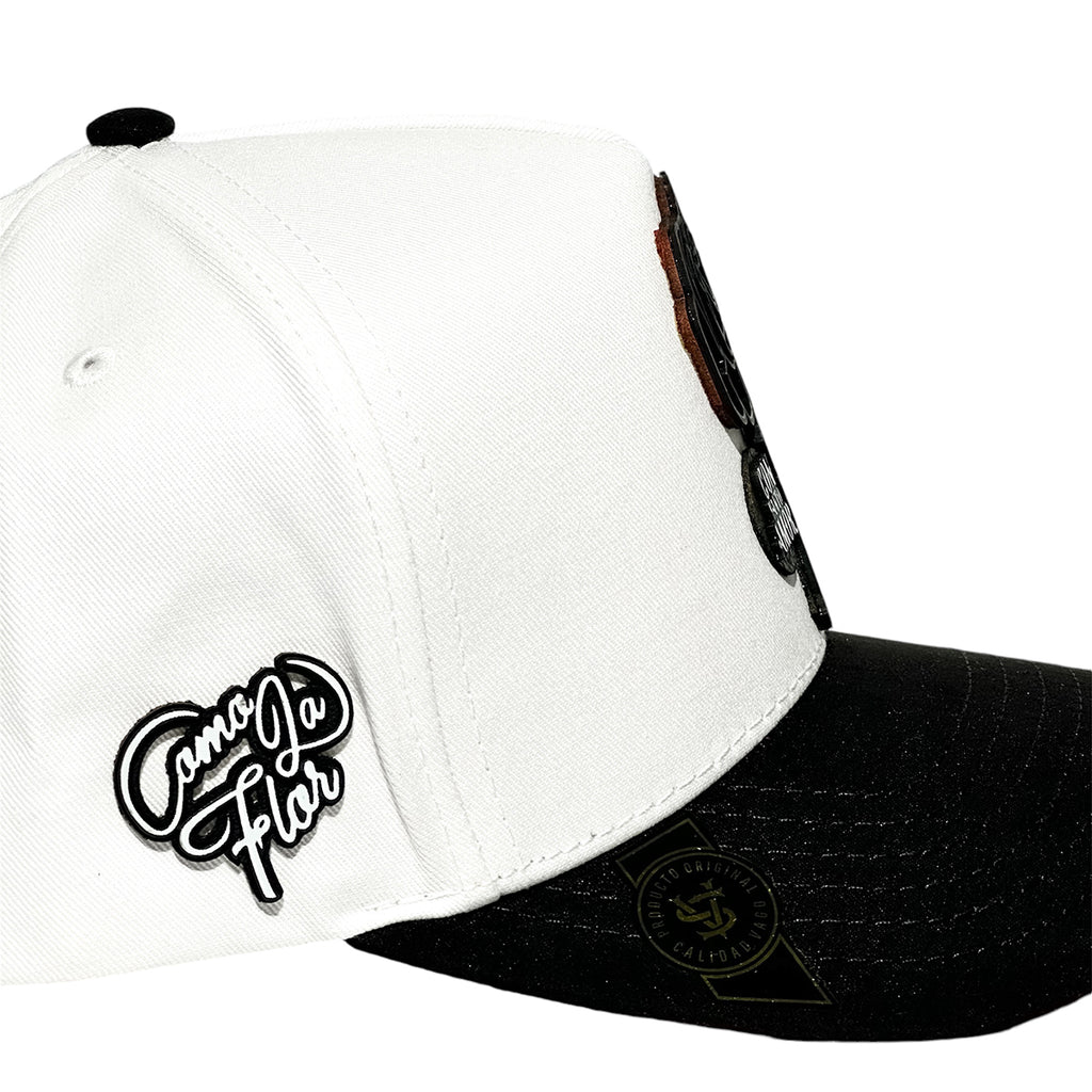 VAGO Style COMO LA FLOR Gorra Unica Artesanal Blanca Ajustable con Visera Curva Negra-Unitalla