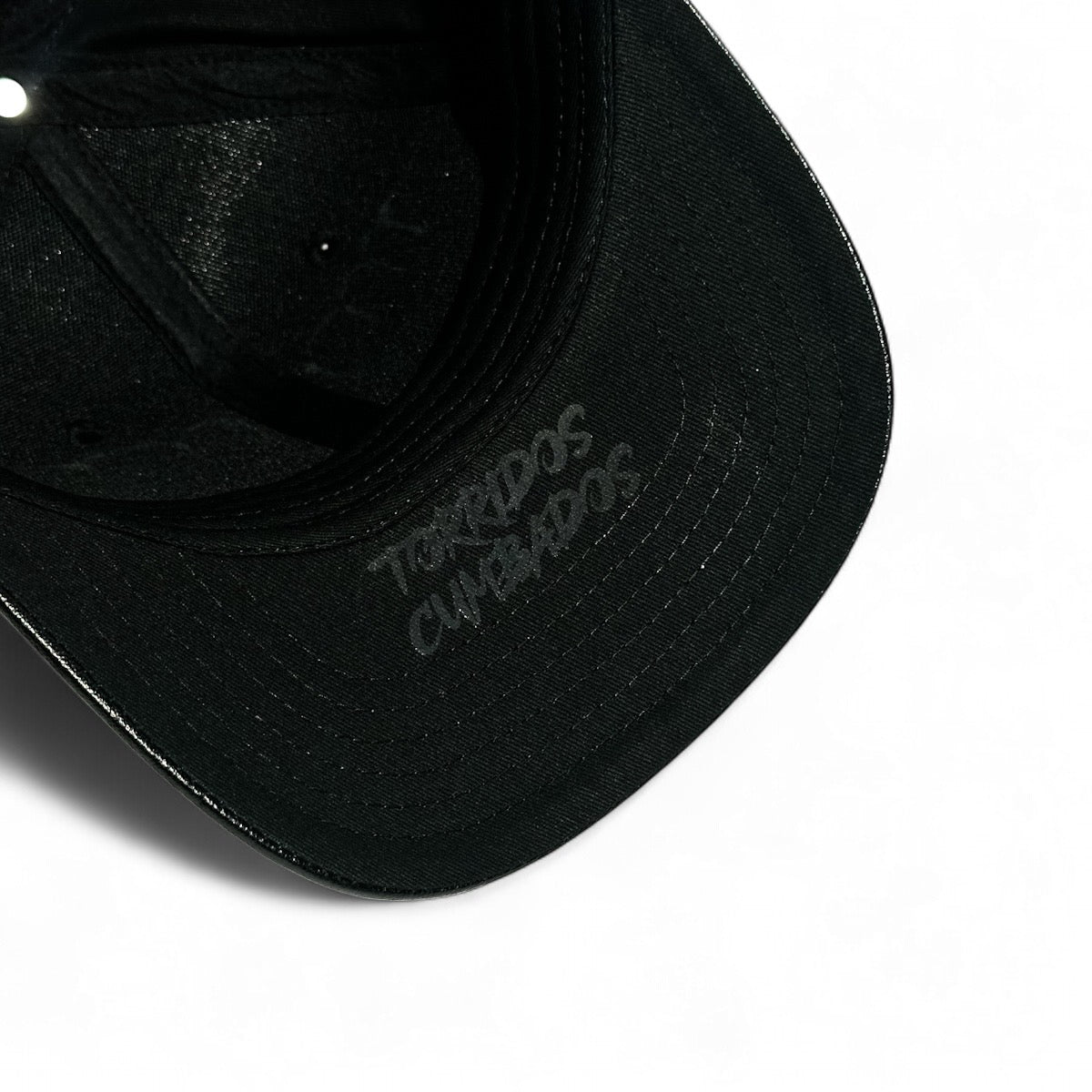 VAGO Style EL AZUL Gorra Unica Artesanal Negra Ajustable con Visera Curva Negra Imitación Piel-Unita