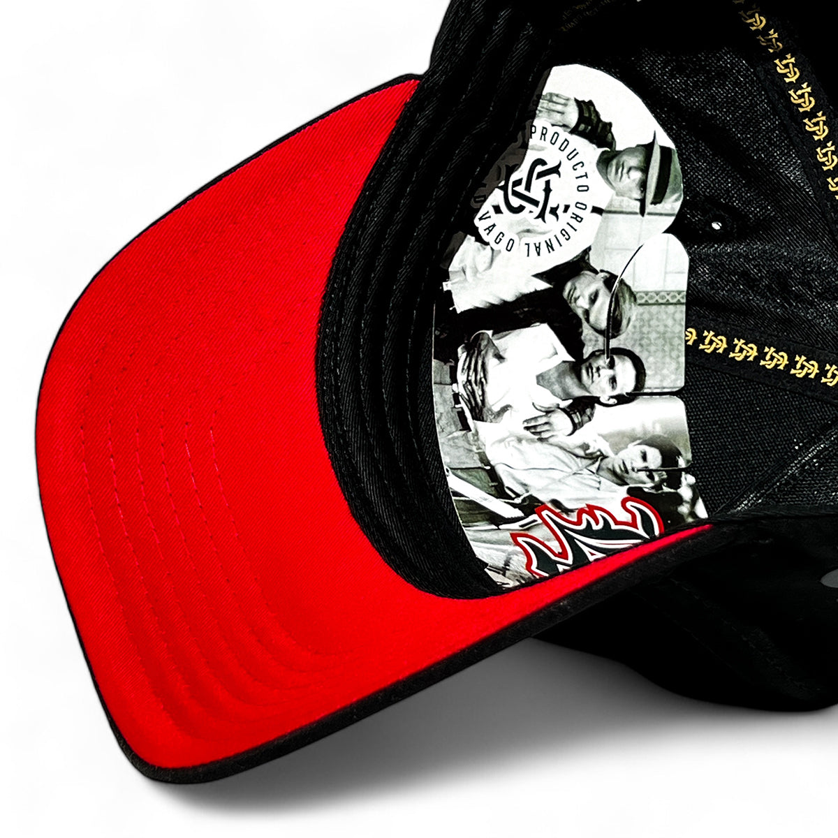 VAGO Style LA MX Gorra Unica Artesanal Negra de Gamuza Ajustable con Visera Curva con Rojo Bajo Vise