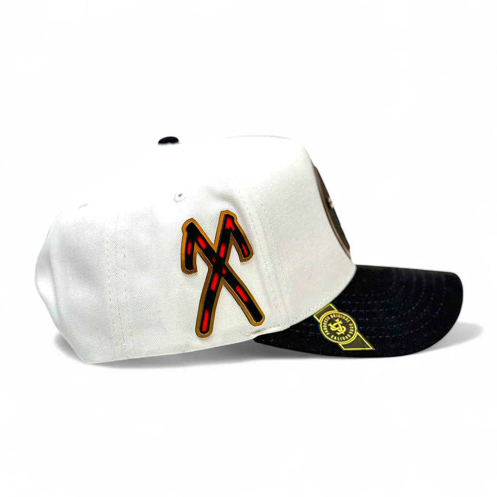 VAGO Style ELEGGUA Gorra Blanca con Negro Visera Curva