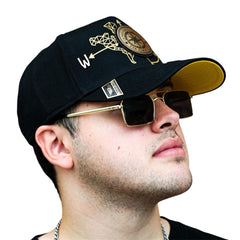 Gorra snapback Vago Style Rumbo Fijo Gold con diseño exclusivo