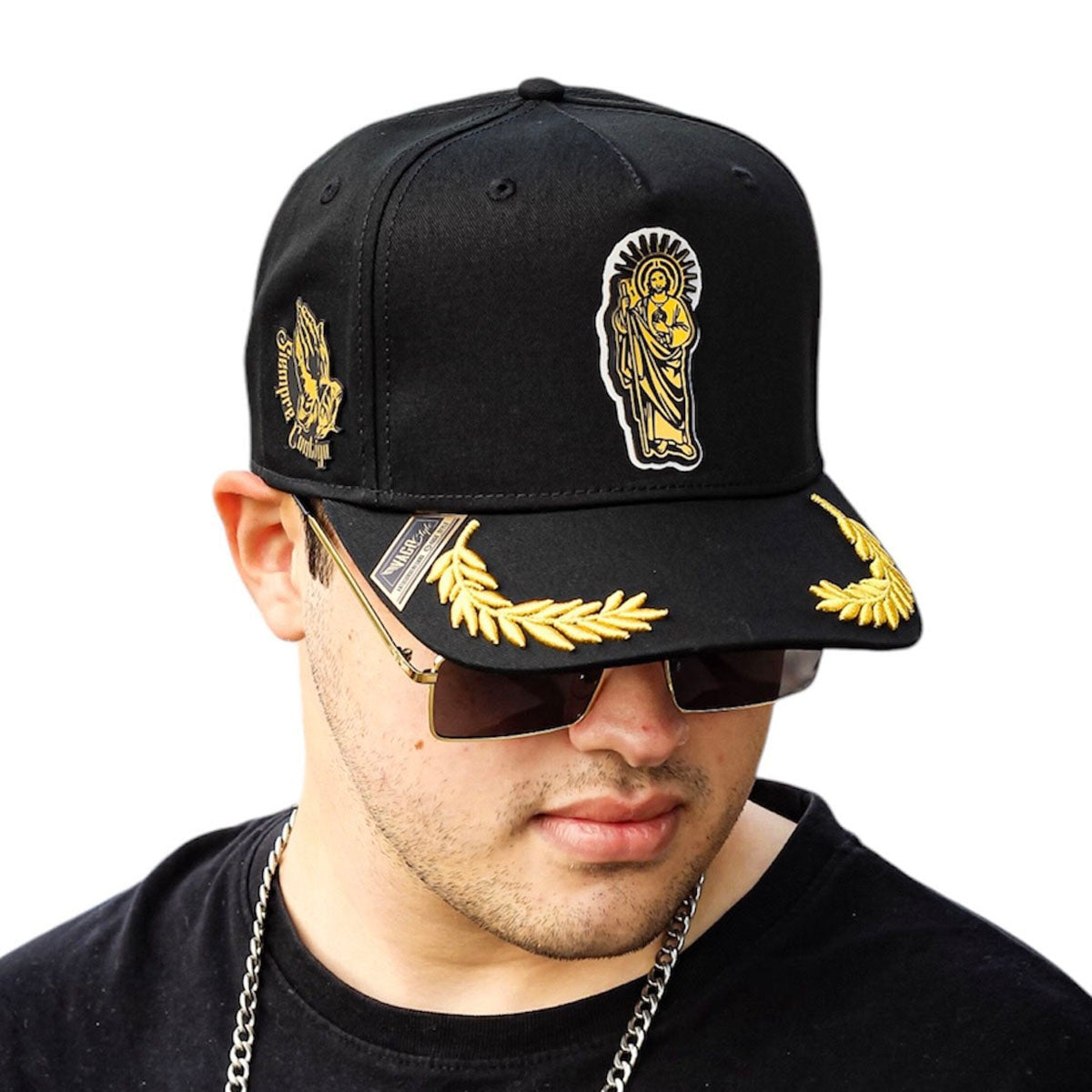 VAGO Style SAN JUDAS Gorra Unica Artesanal Negra Ajustable con Visera Curva con Laureles Dorados-Uni