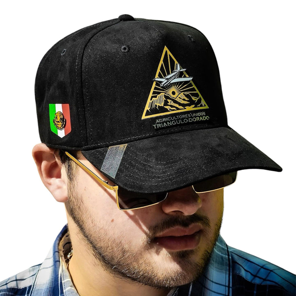 VAGO Style TRIANGULO DORADO Gorra Unica Artesanal Negra de Gamuza Ajustable con Visera Curva-Unitall