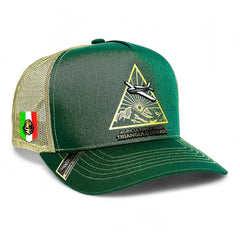 Gorra Triángulo Dorado Vago Style diseño exclusivo verde y dorado