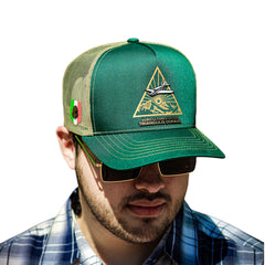 Gorra Triángulo Dorado Vago Style diseño exclusivo verde y dorado