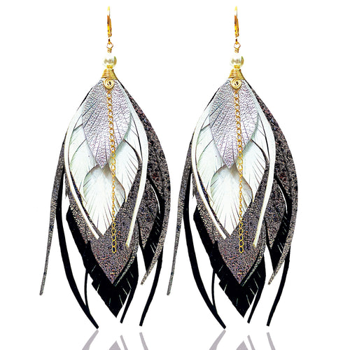 Aretes largos de plumas negras con arracada dorada Vangania